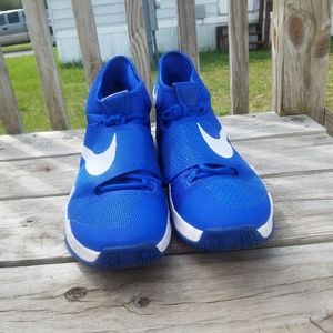 Men's Nike shoes (size 11 half)